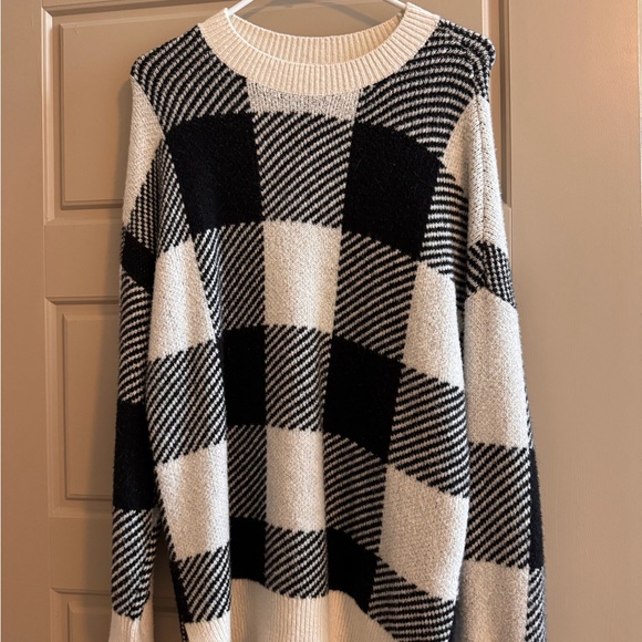 Abercrombie & Fitch Sweaters - Abercrombie & Fitch Monochrome Knit Sweater